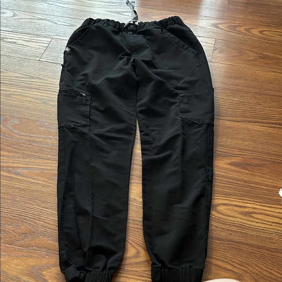 Figs Jogger Cargo Scrub Pants Men's Zipper Fly Button Closure 9 Pocket Black XS - Picture 1 of 8